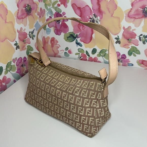 💯Authentic Fendi Shoulder Bag Small size 🍀 - Picture 9 of 17